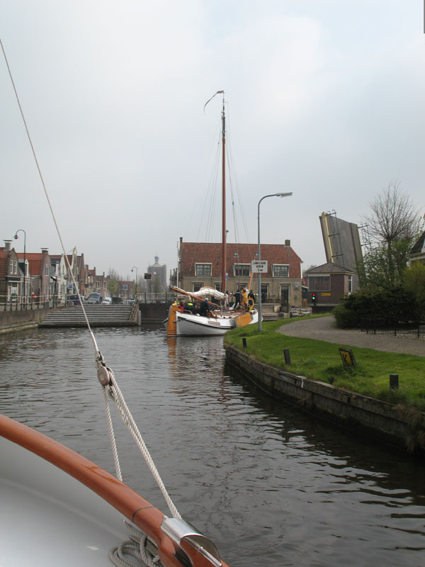 cursus platbodem varen wachten voor de brug cursus varen en zeilen met cursus platbodem varen wachten voor de brug cursus varen en zeilen met