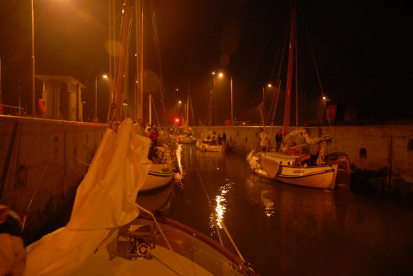 cursus platbodem varen de eerste vaartocht bij nacht cursus varen met cursus platbodem varen de eerste vaartocht bij nacht cursus varen met